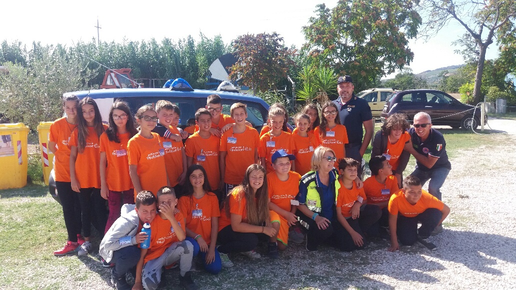 Polizia e Protezione Civile <br> in mezzo ai bambini