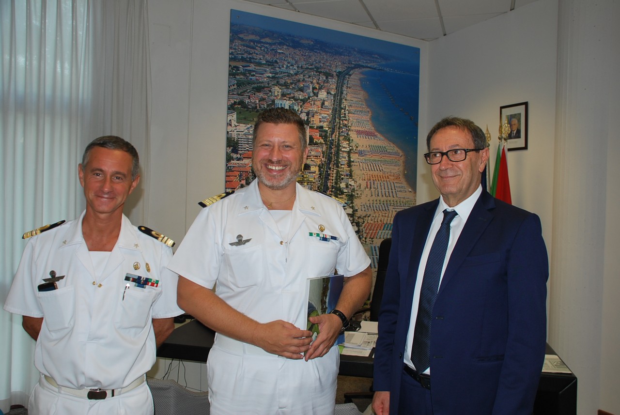 Piunti saluta il nuovo comandante <br> della Capitaneria di Porto