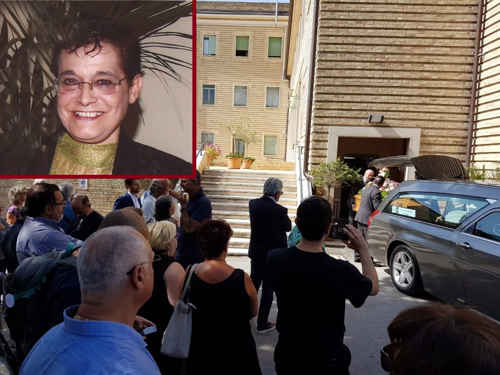 L’addio alla giornalista Marilungo: <br> «Sentirete ancora Diana, <br> ma invece del giornale <br> aprite il cuore»