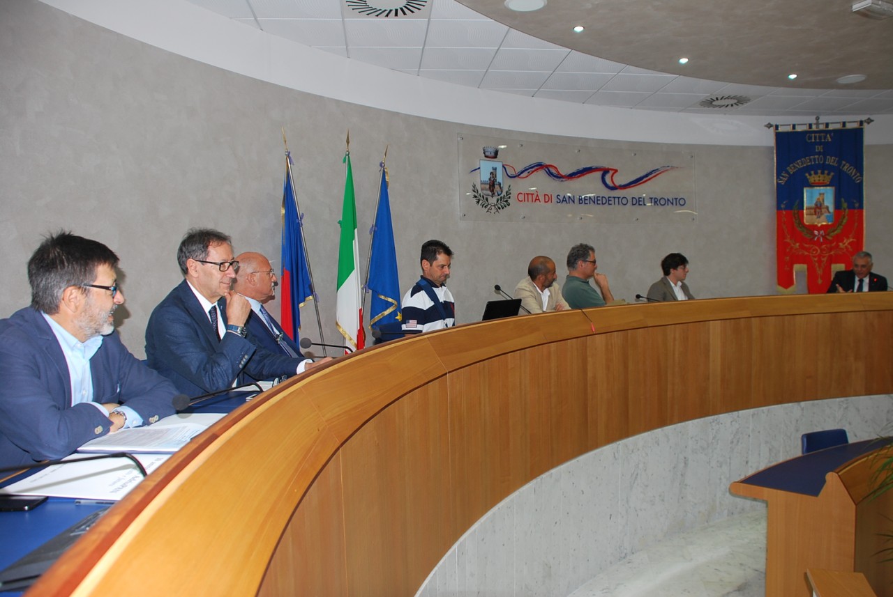 Aree protette del mare, AdriaPan <br> guarda verso il mar Ionio