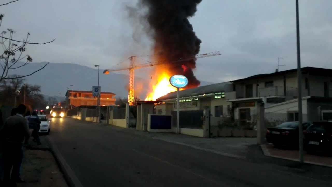 Maxi incendio all’Ascoli Rottami, <br> condannato il titolare