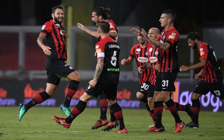 Benevento, che tonfo <br> Foggia corsaro annulla <br> la penalizzazione