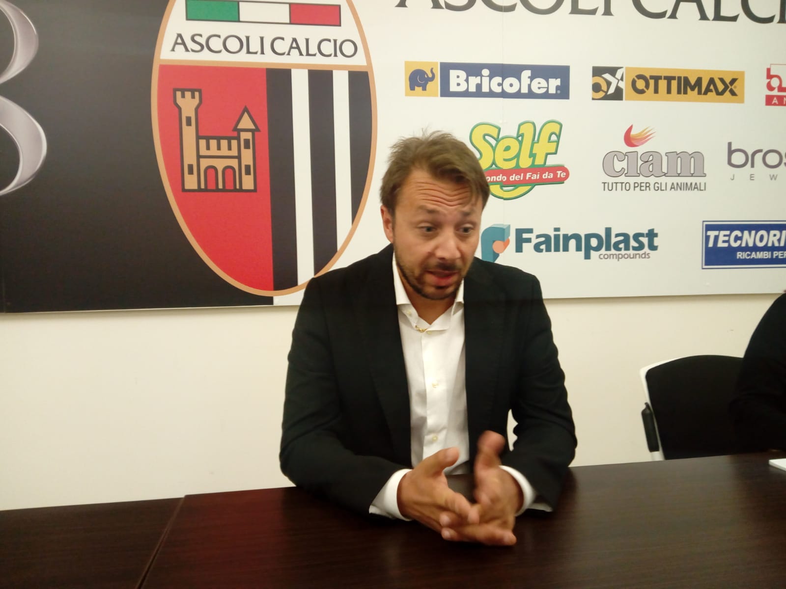 Ascoli, il diesse Tesoro: <br> «Per i sostituti di Ardemagni <br> è una ghiotta occasione da sfruttare»