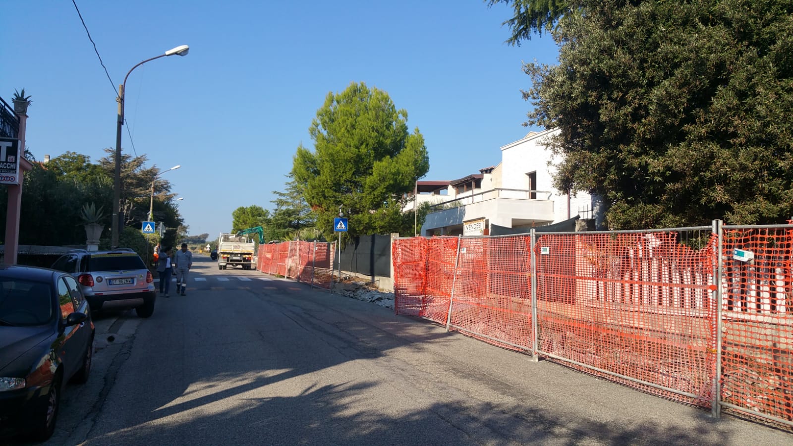 Pedoni più sicuri sulla Cuprense <br> Il marciapiede si allunga
