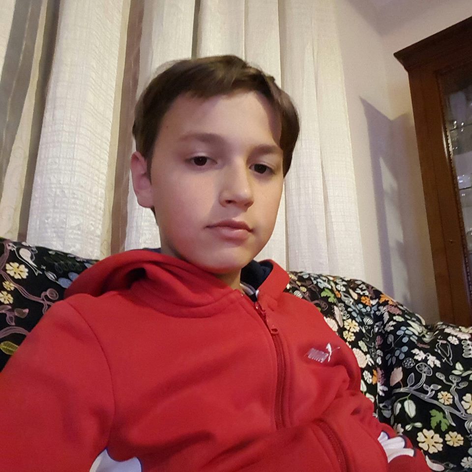 Stroncato da un male a 15 anni, <br> una città in lutto per Alecsiei: <br> «Un ragazzo eccezionale»