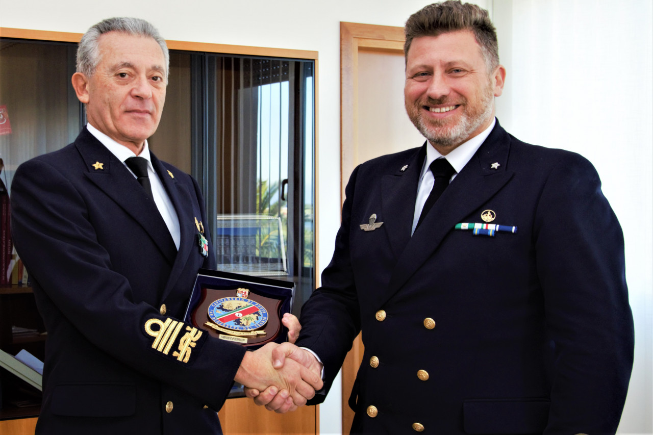 Il generale Pettorino visita la Capitaneria <br> Plauso al lavoro dei suoi uomini