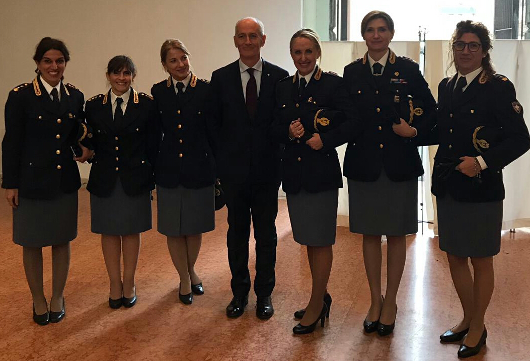 «Questo non è amore»: <br> la Polizia in campo contro <br> la violenza sulle donne