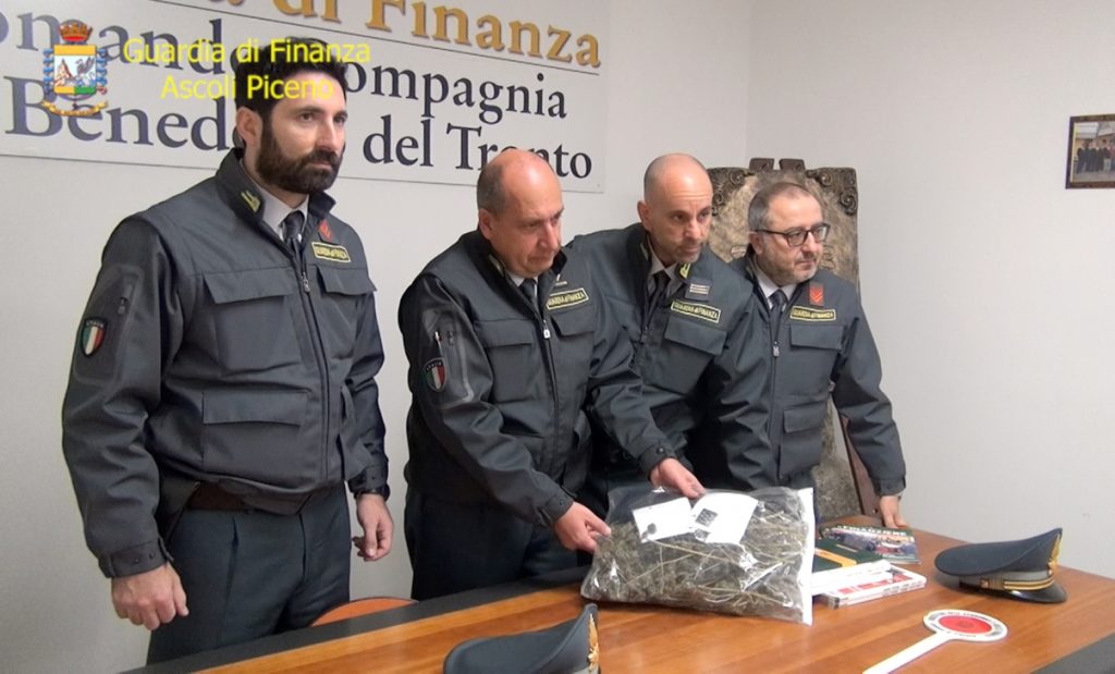 Spaccio nella zona della stazione: <br> due arresti a San Benedetto <br> <span> (Foto e video) </span>