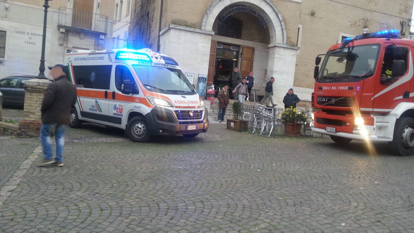 Trovato morto sulle scale <br> di casa, paese sotto shock
