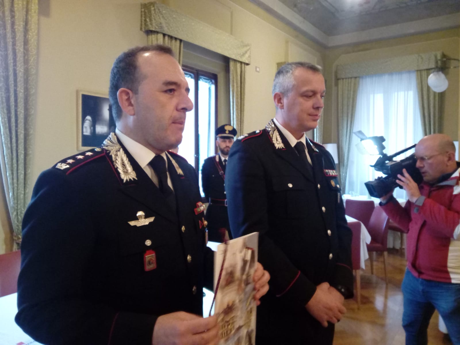 Carabinieri, per il calendario storico 2019 <br> si alza il sipario del Caffè Meletti
