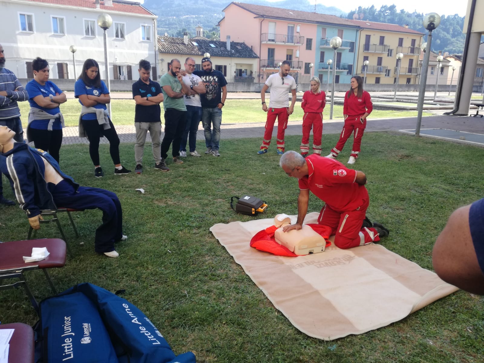 Croce Rossa, <br> dimostrazioni e raccolta fondi <br> al centro commerciale