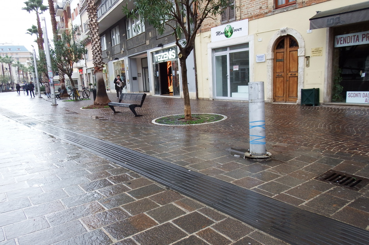 San Benedetto, “adotta un lampione” <br> in cambio di pubblicità gratis