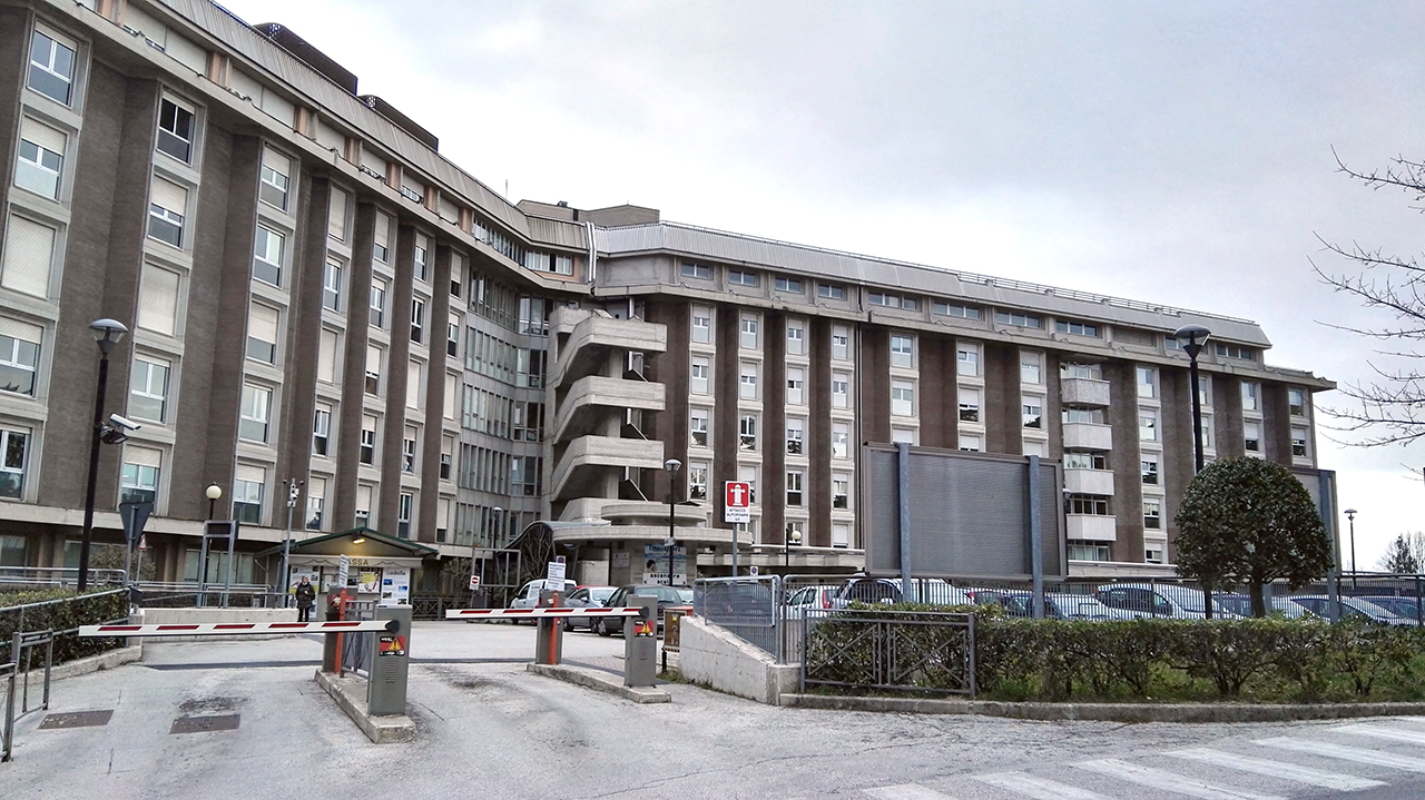 Rifiuta di vaccinarsi, <br> ostetrica licenziata in tronco