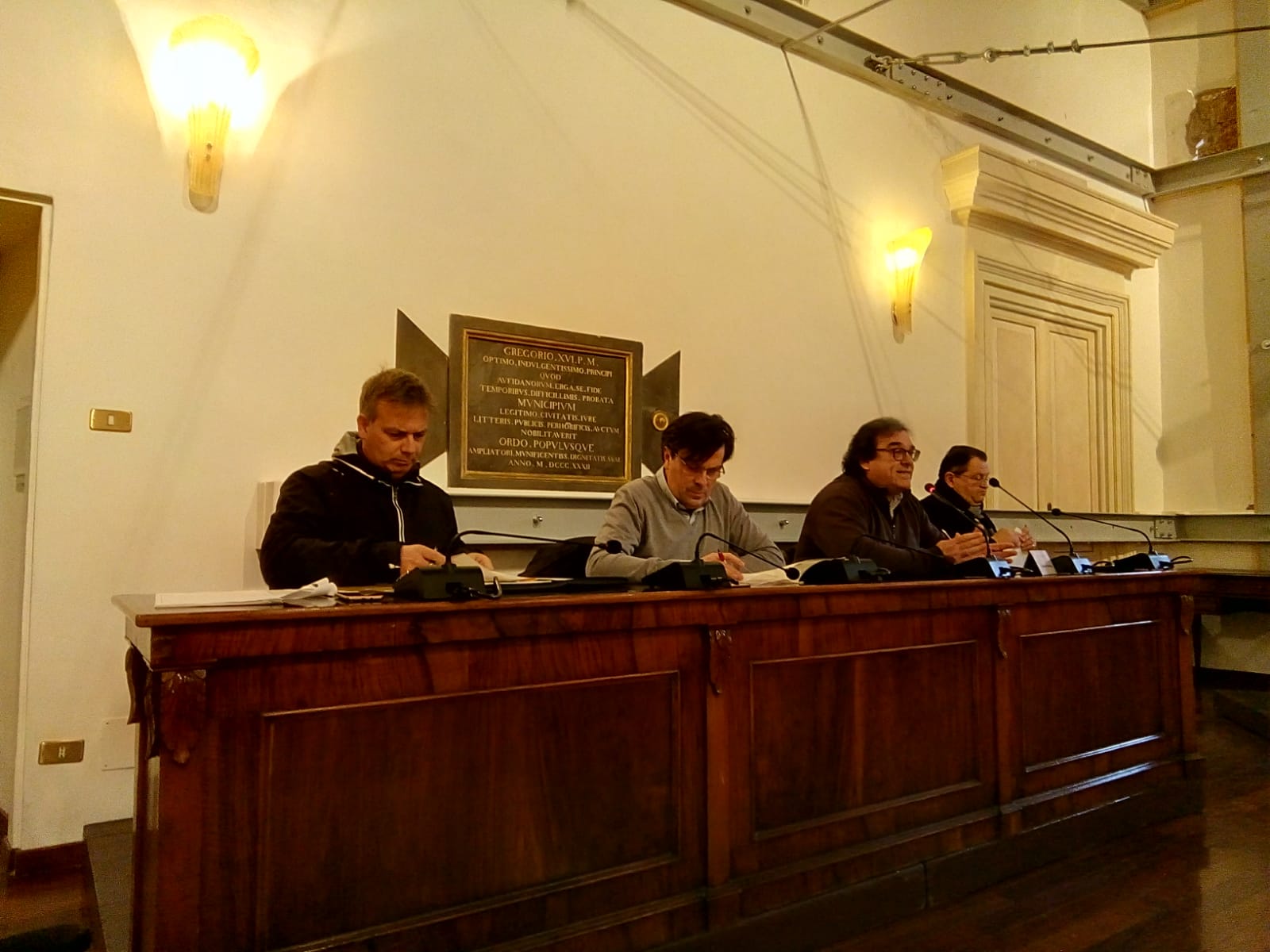 I parcheggi in Piazza Valorani <br> accendono il Consiglio comunale