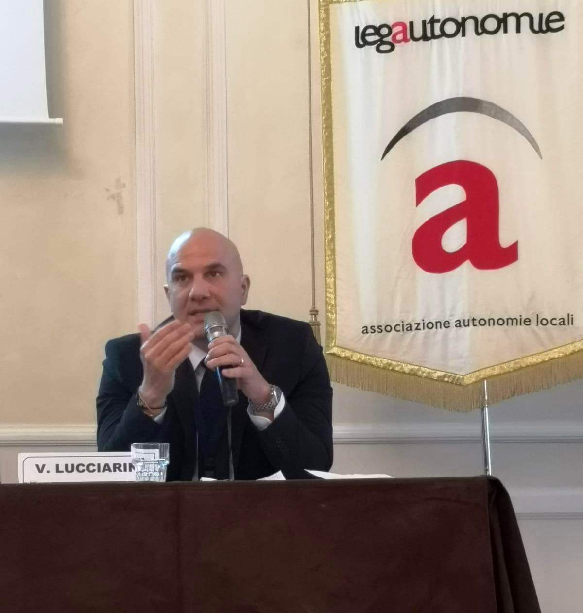 Il sindaco Valerio Lucciarini <br> tesoriere nazionale <br> della Lega delle Autonomie locali