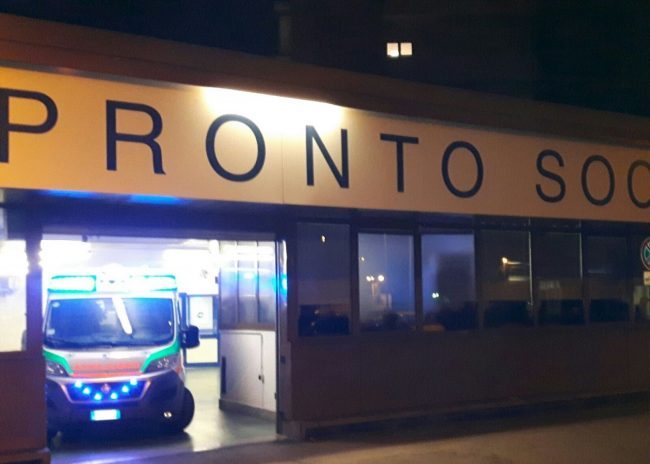 Dramma sulla Flaminia, <br> morto giovane migrante <br> aggrappato sotto a un tir