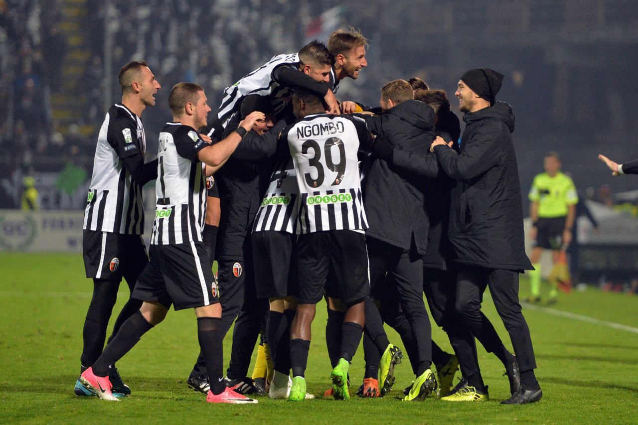 Ascoli-Spezia 3-1, la vittoria del cuore <br> I bianconeri si lanciano verso i playoff <br> con un gol-lampo per tempo