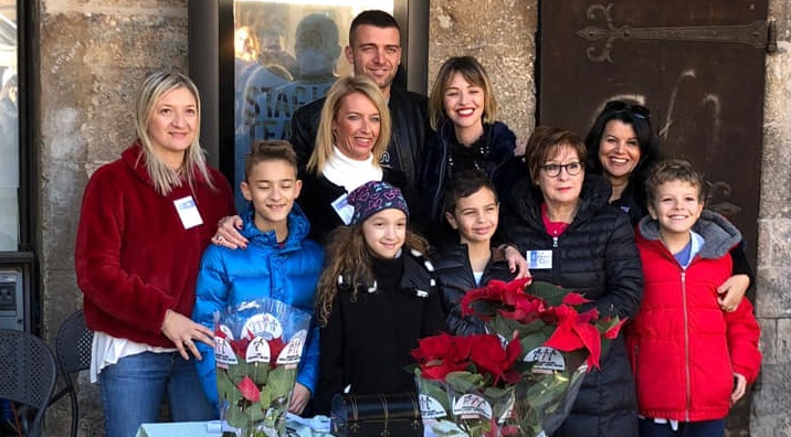 L’Ascoli e il suo capitano Padella <br> al banchetto dell’Ail in Piazza del Popolo