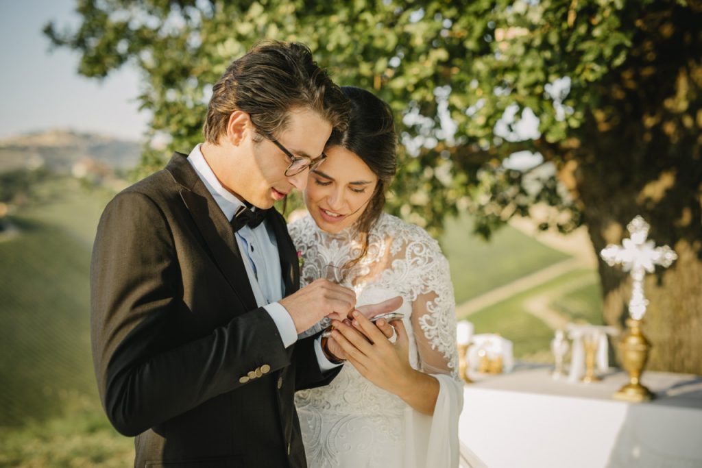 “Non voglio mica la luna”: <br> svelato il primo trailer della web serie <br> dedicata ai matrimoni “made in Marche” <br> <span> (Foto e video) </span>