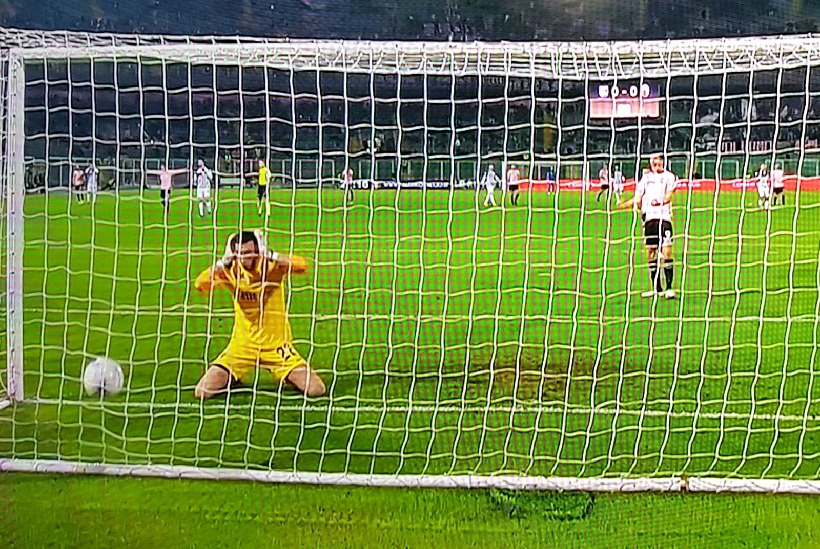Clamoroso harakiri di Perucchini <br> e l’Ascoli deve arrendersi al Palermo, <br> ma il 3-0 è una punizione eccessiva