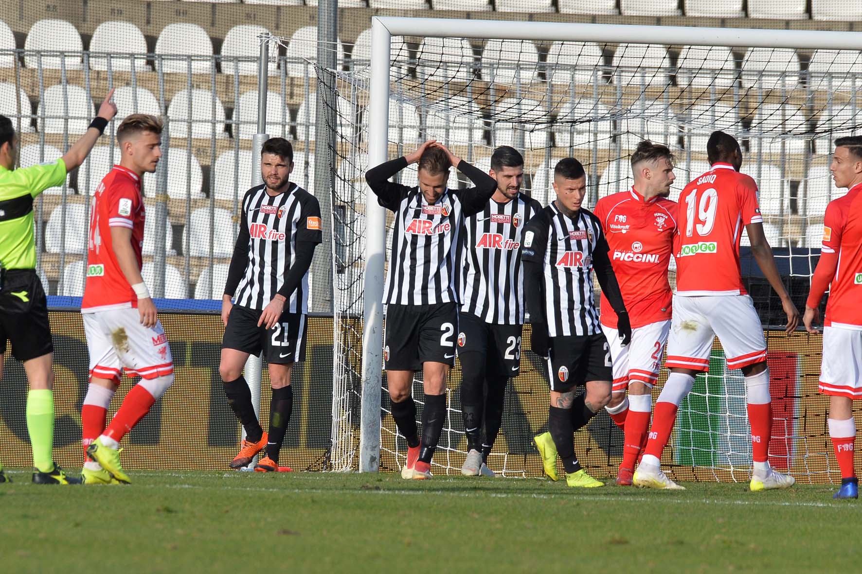 L’Ascoli illude nel primo tempo, <br> ma nella ripresa il Perugia cala lo 0-3: <br> una batosta (forse) salutare <br> <span> (Fotogallery)