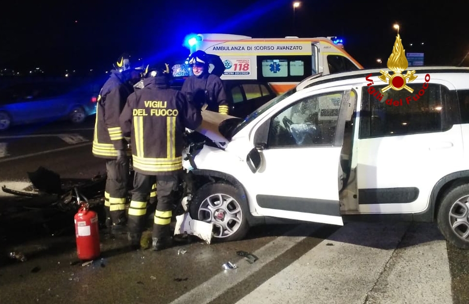 Frontale allo svincolo Ancona Sud, <br> gravemente ferito 37enne ascolano