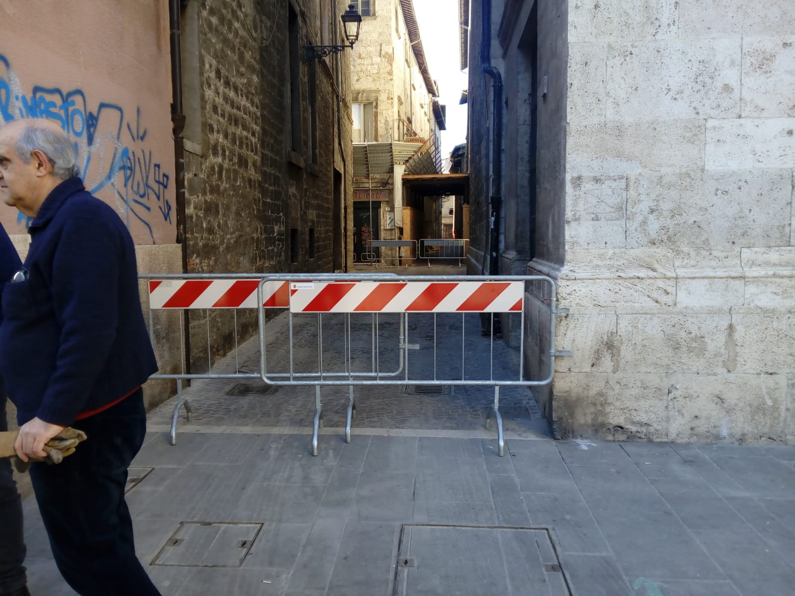 Capodanno, bomba carta in centro <br> e un uomo di 49 anni ferito in riviera