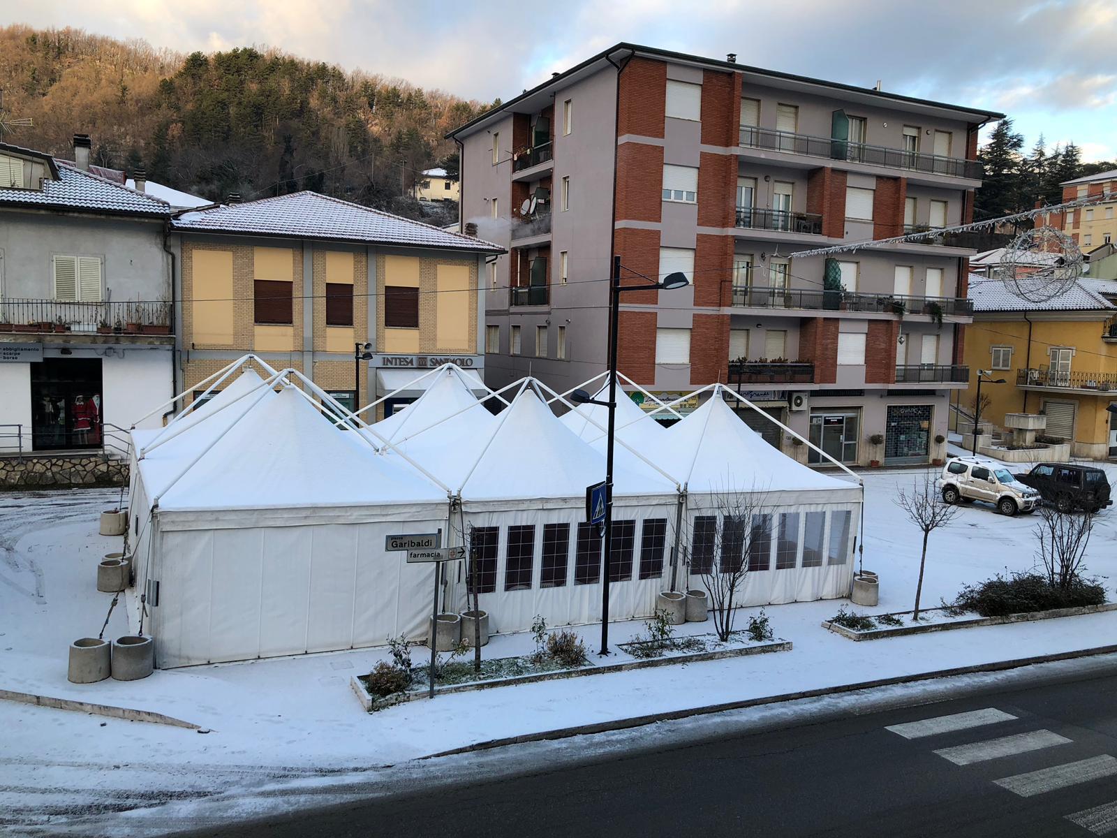 Senza lavoro e senza casa: <br> dorme in auto da un mese