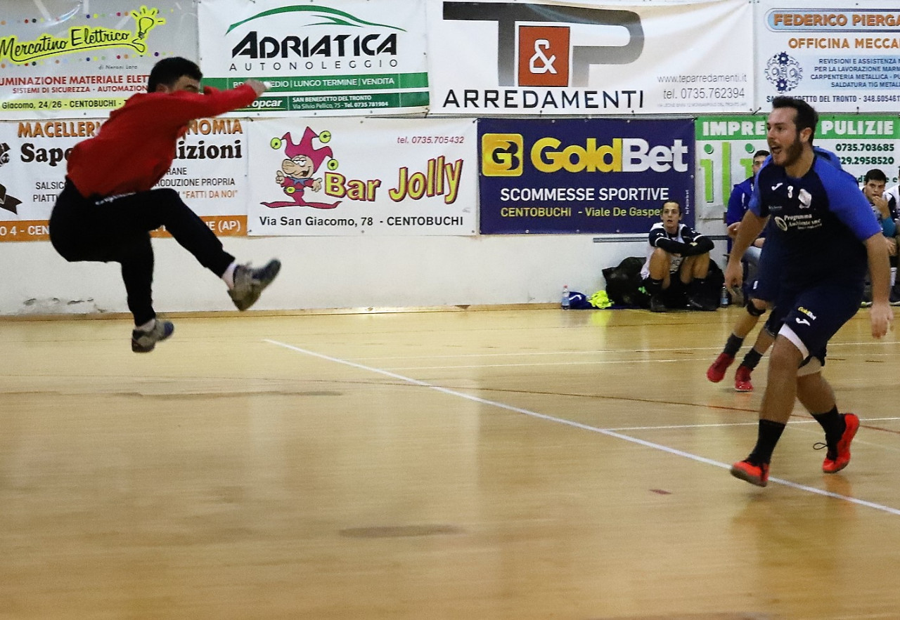 HC Monteprandone <br> inaugura il ritorno <br> battendo il Guardiagrele: 24-28