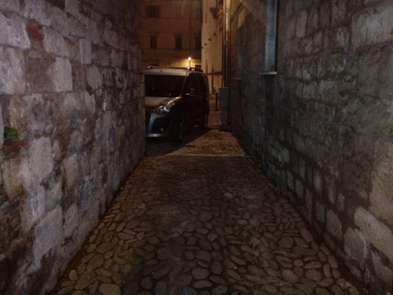 Rue ostruite da auto: <br> interpretazione ascolana <br> dell’usucapione