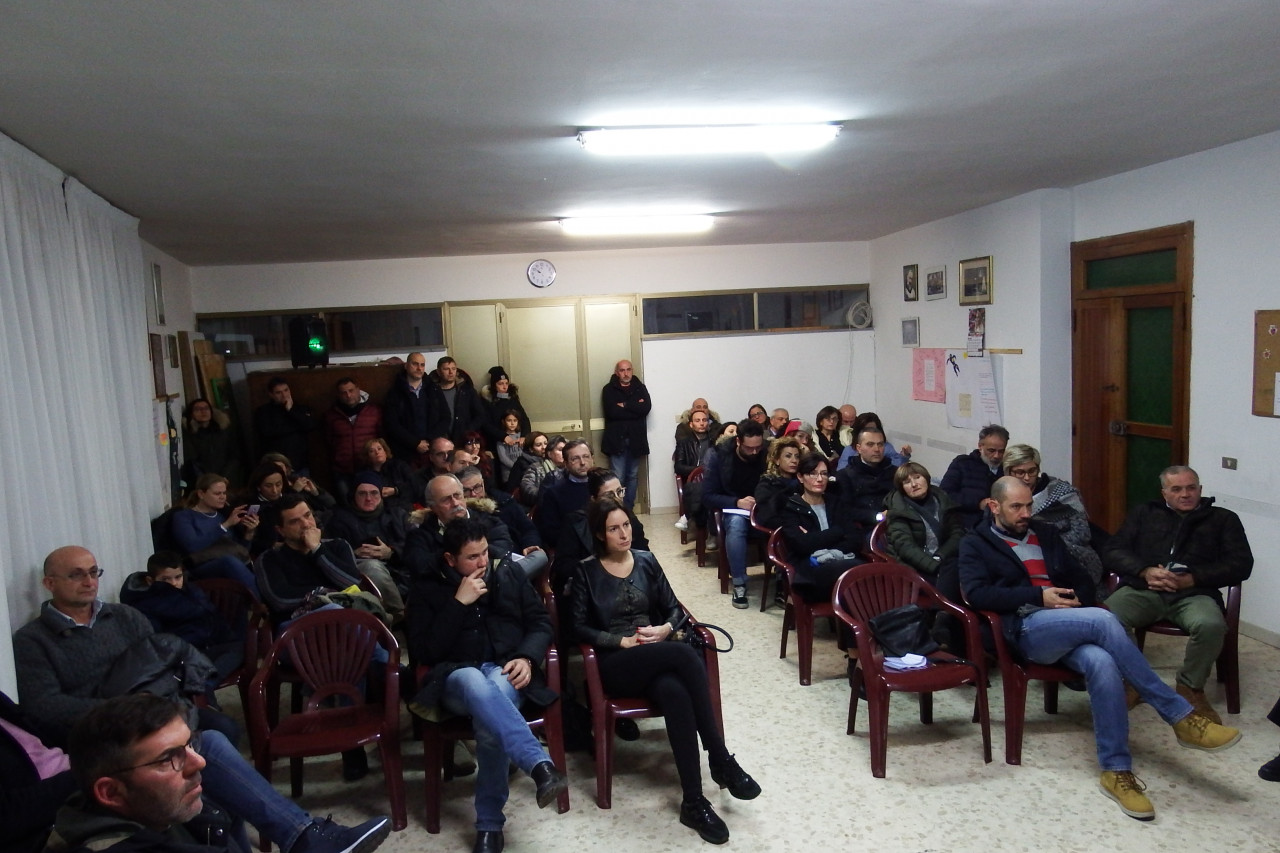 Asfalto diventato brecciolino: <br> la protesta dei residenti <br> di San Filippo Neri