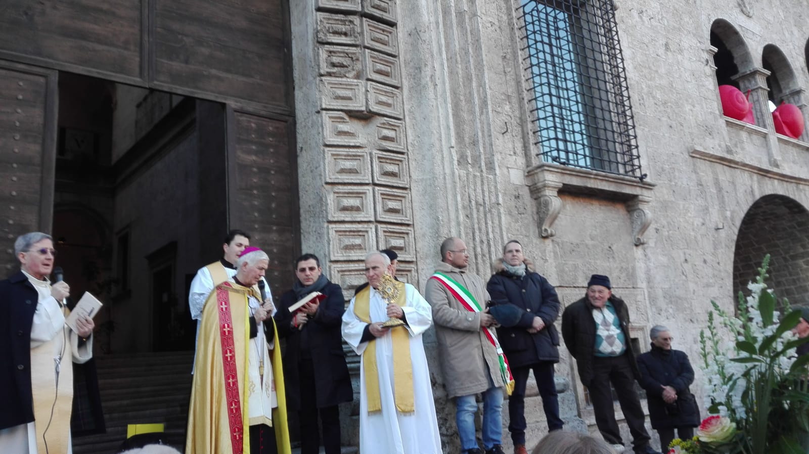 Sant’Antonio Abate, <br> grande festa in piazza <br> per il protettore degli animali <br> <span> (Tutte le foto) </span>
