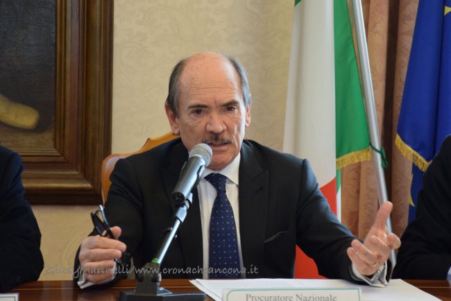 Ricostruzione, firmato il protocollo <br> L’obiettivo di Cafiero De Raho: <br> «Impedire infiltrazioni mafiose»