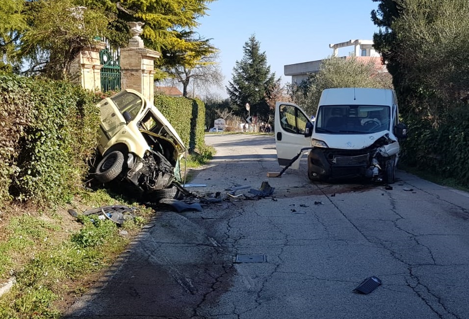 Tragedia a Servigliano <br> Spaventoso schianto, muore una 70enne