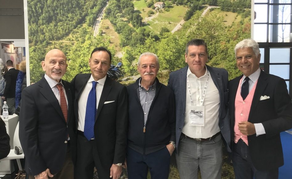 Grotte di Frasassi, <br> chiuso l’accordo <br> con tre tour operator americani