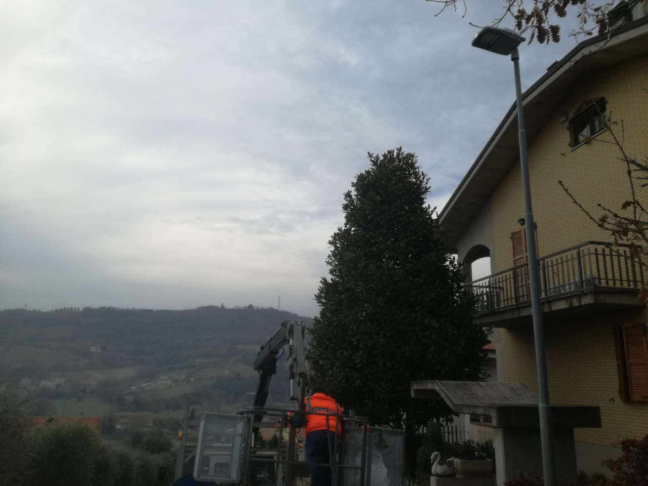 Nuova illuminazione, <br> proseguono le sostituzioni