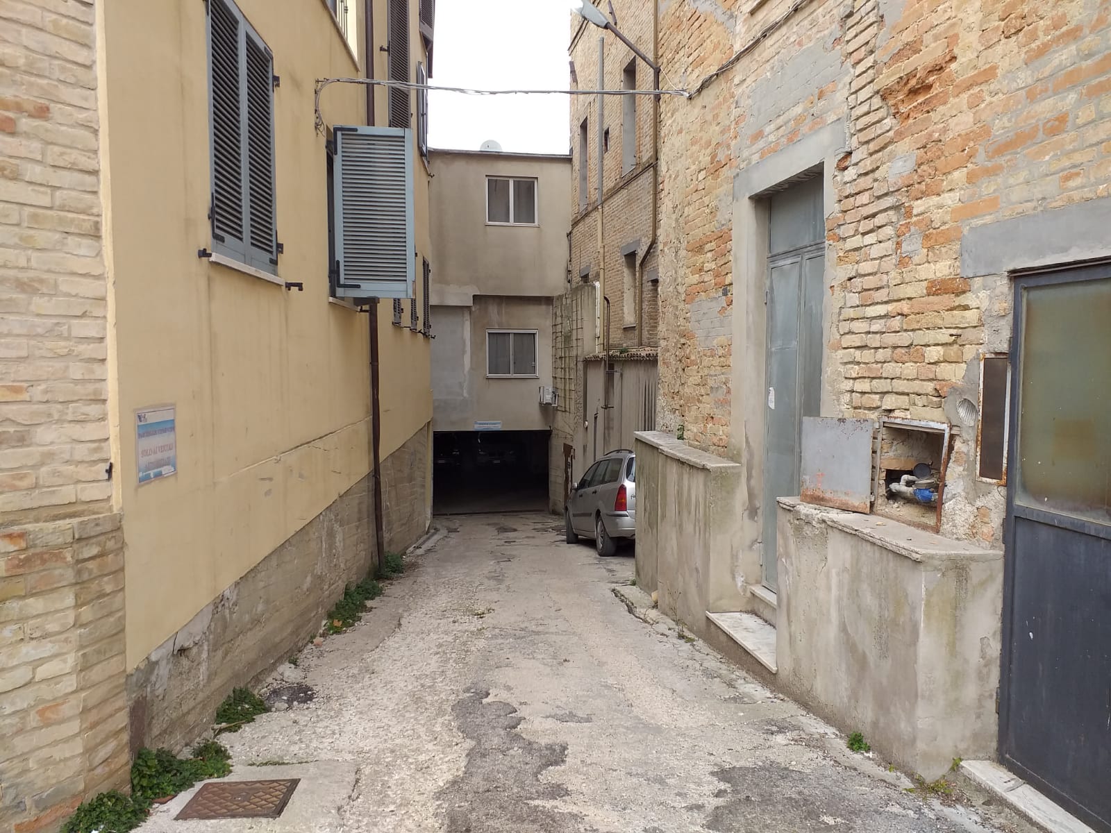 Rinviato il funerale di un 93enne <br> dopo l’arrivo dei Carabinieri <br> nella camera mortuaria