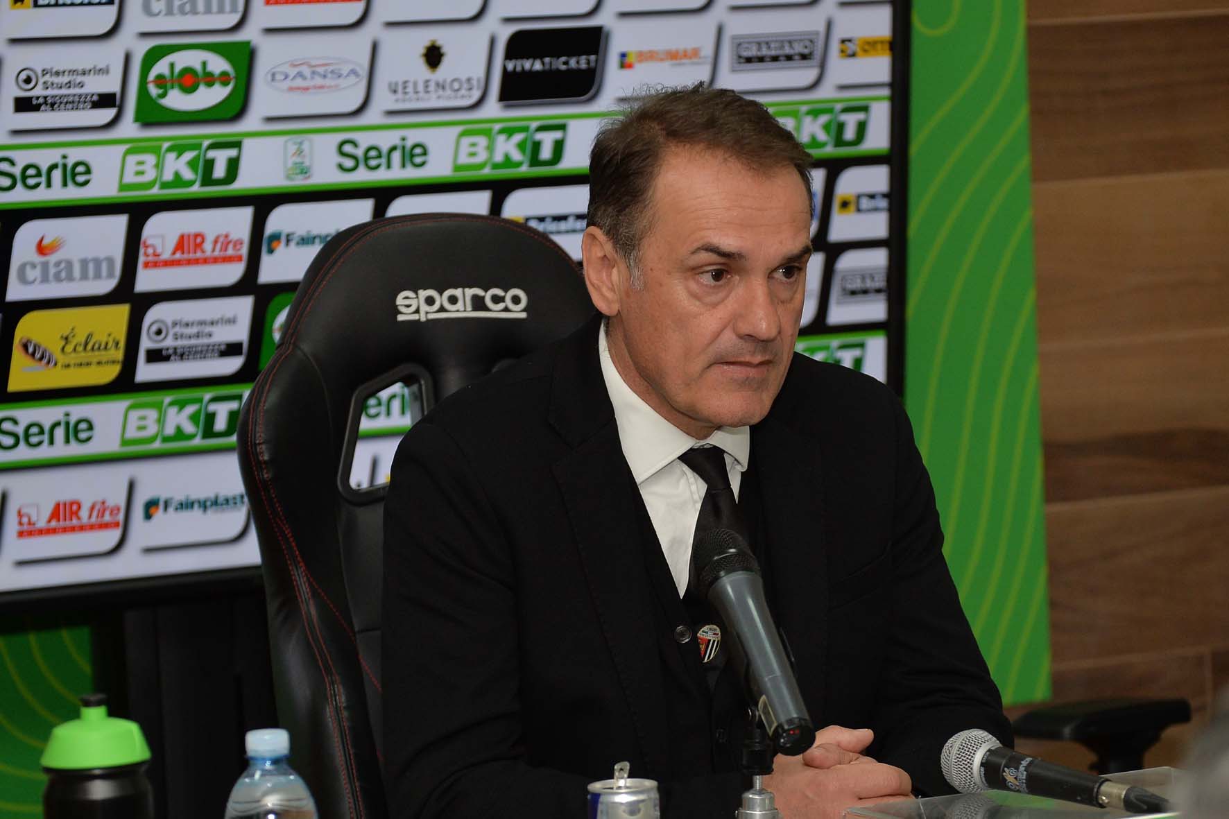 Vivarini: «Ingenuità, sfortuna <br> e cambi forzati dagli infortuni»