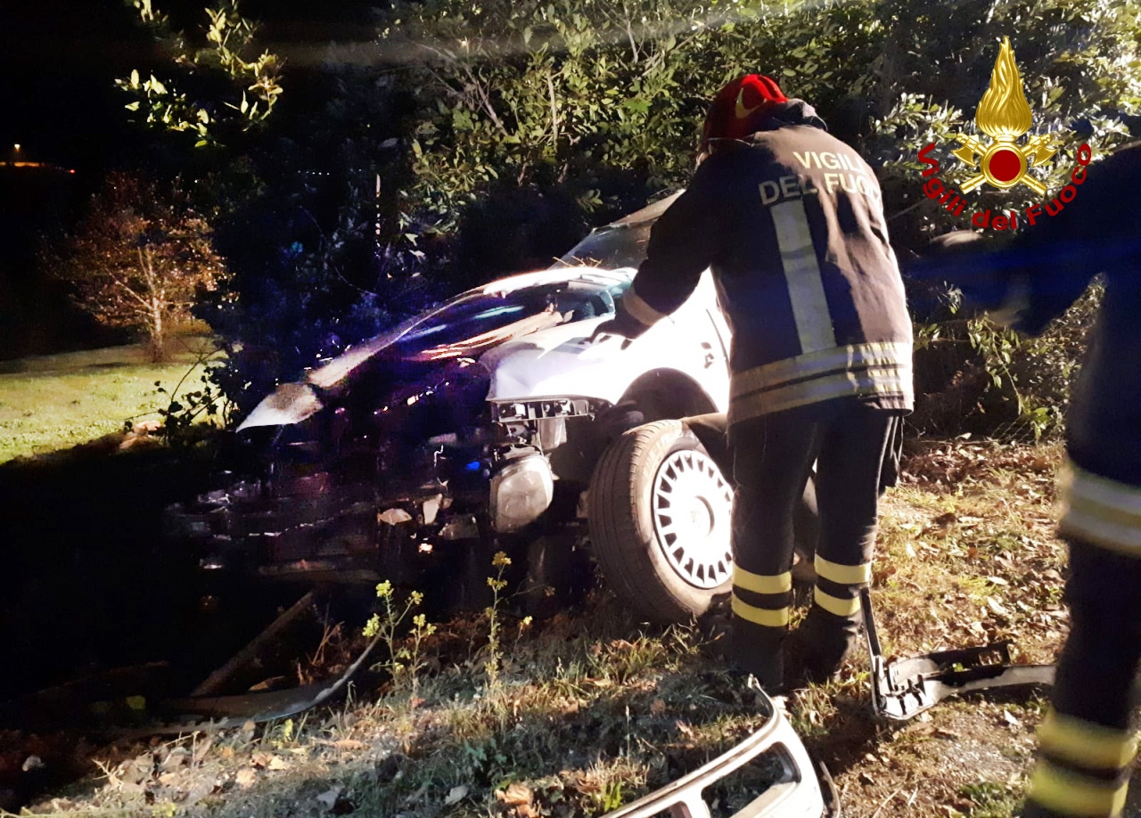 Perde il controllo dell’auto <br> e muore a 25 anni