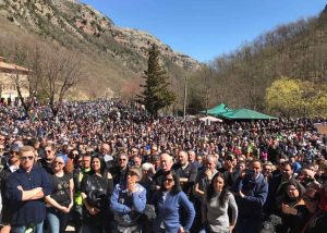 In migliaia al 20esimo motoraduno: <br> all’Ambro la rinascita post sisma <br> <span>(Video) </span> In migliaia al 20esimo motoraduno: <br> all’Ambro la rinascita post sisma <br> <span>(Video) </span>