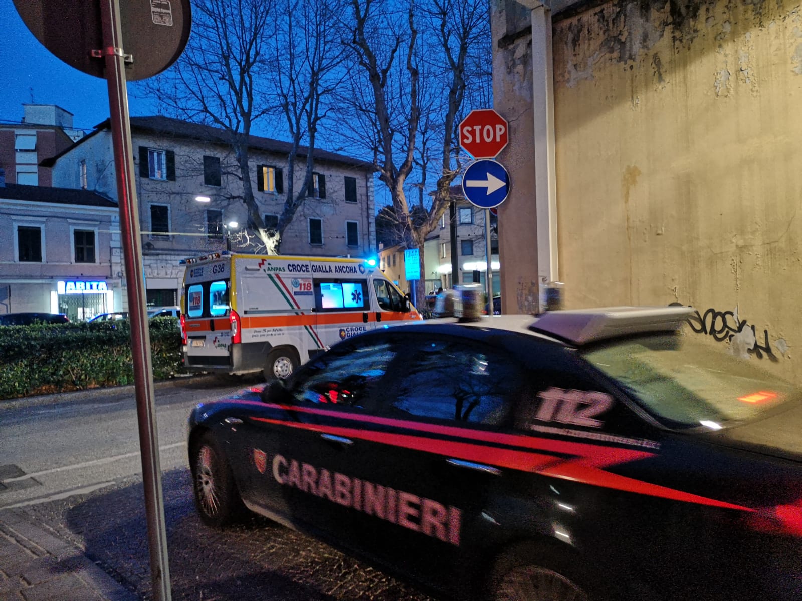 Scaglia un pugno contro <br> l’insegnante che dà ripetizioni alla figlia