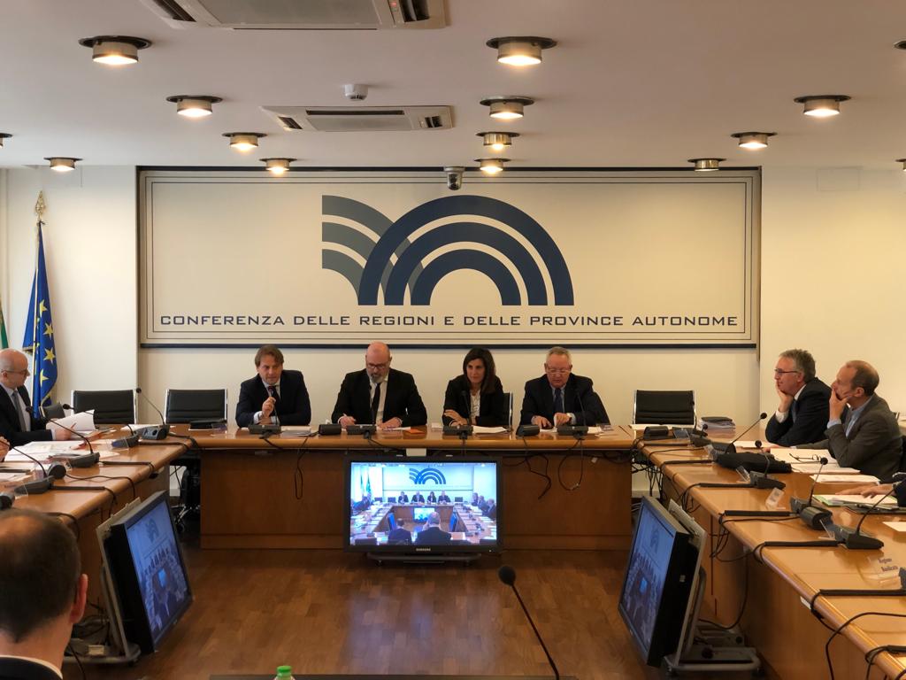 Sisma, decreto Crimi: <br> ok della Conferenza delle Regioni <br> agli emendamenti delle Marche Sisma, decreto Crimi: <br> ok della Conferenza delle Regioni <br> agli emendamenti delle Marche