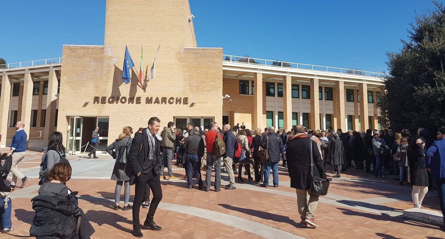 A fuoco quadro elettrico, <br> evacuato palazzo della Regione
