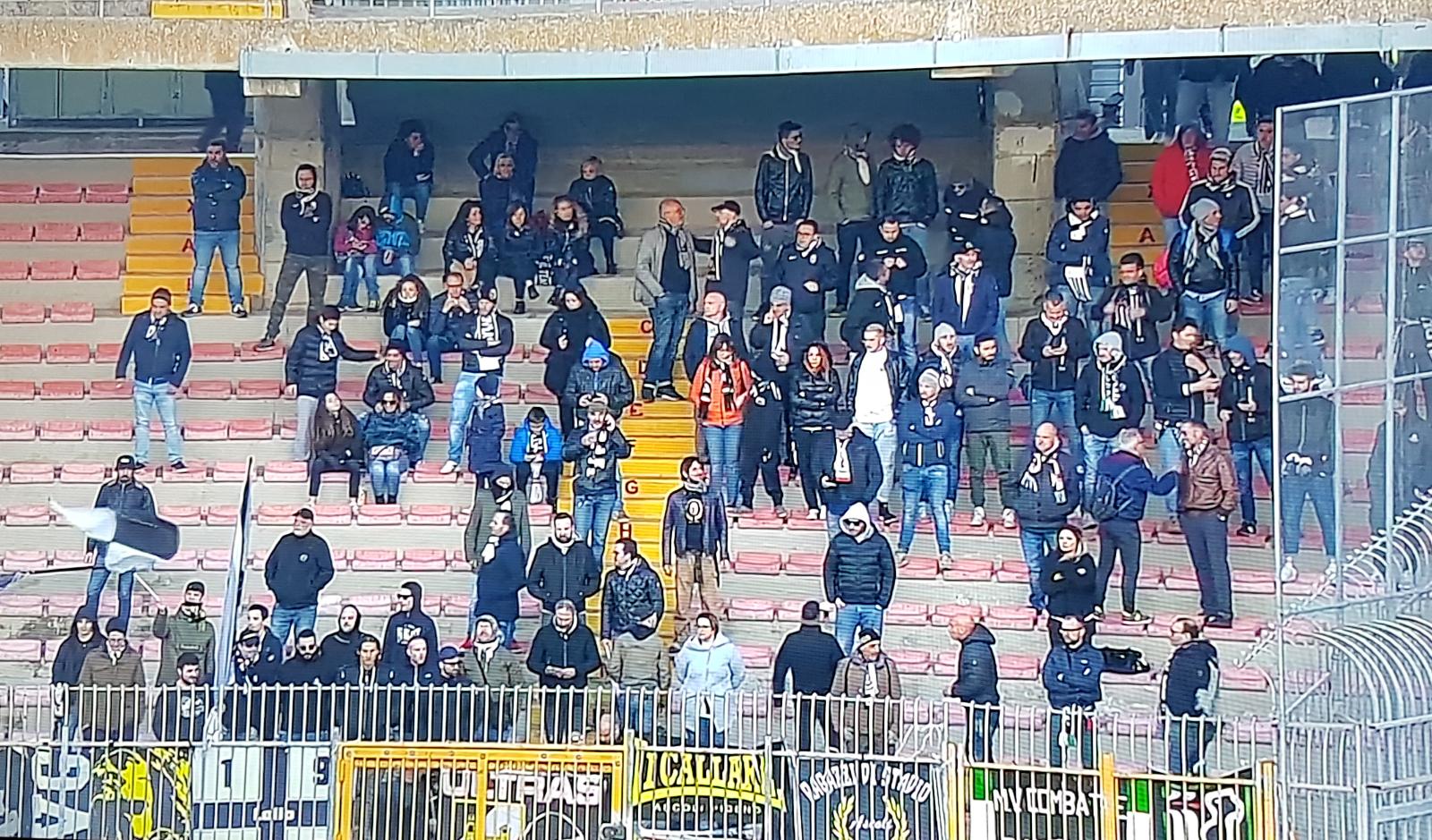 Ascoli, ritiro punitivo <br> a tempo indeterminato <br> Tifosi sul piede di guerra, <br> abbandonato lo stadio