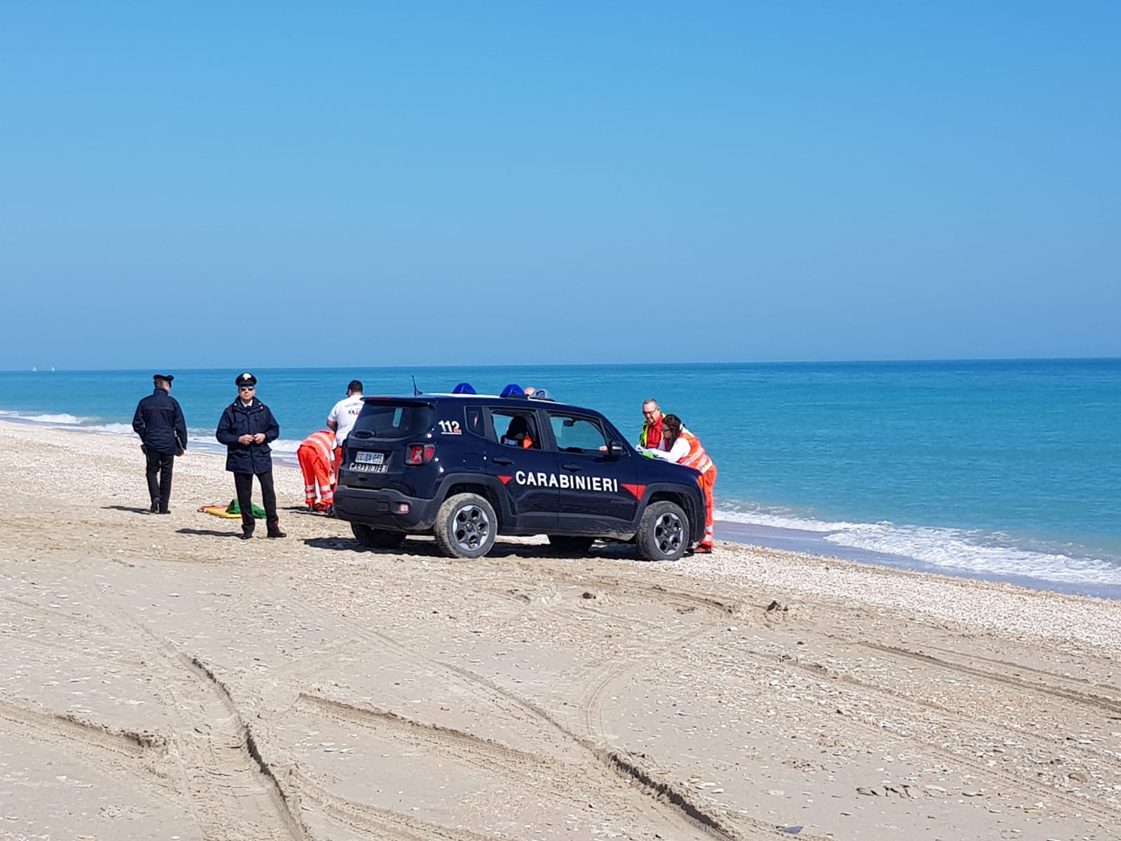 Dramma sulla spiaggia, <br> trovato il corpo di una donna <br> (Le foto)