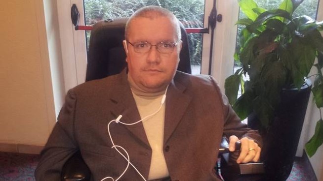 In sedia a rotelle dopo il vaccino, <br> denuncia il ministro della Sanità: <br> «Mi hanno tolto l’indennizzo»