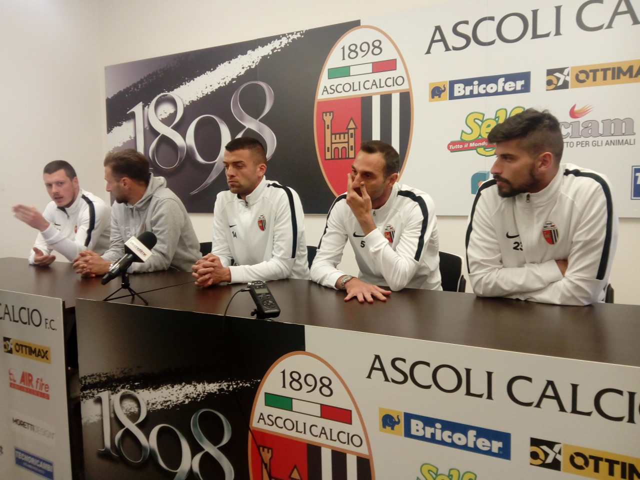 Bianconeri in coro: «Se eravamo contro Vivarini <br> non avremmo perso la dignità in questo modo»