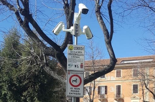 Piazza Diaz <br> ora è più sicura di Alcatraz
