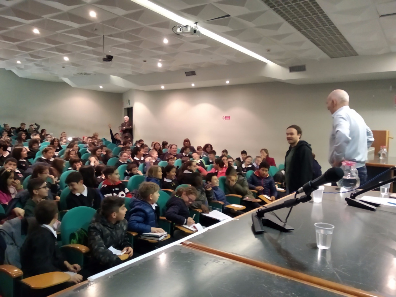 Di Paolo incontra gli studenti <br> emozioni e domande all’auditorium
