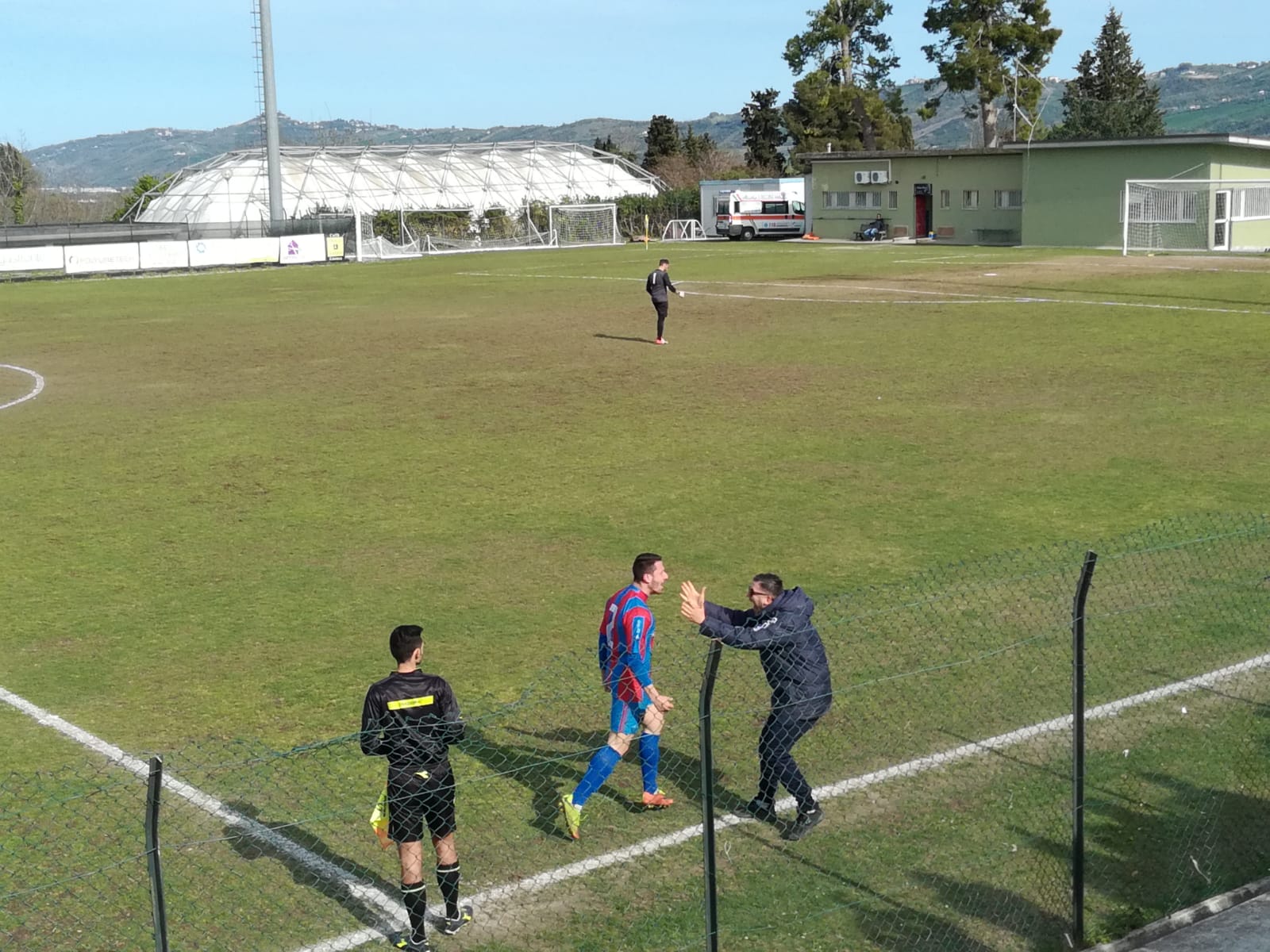 L’Atletico Azzurra Colli <br> rovina (2-0) la festa promozione <br> al Valdichienti Ponte